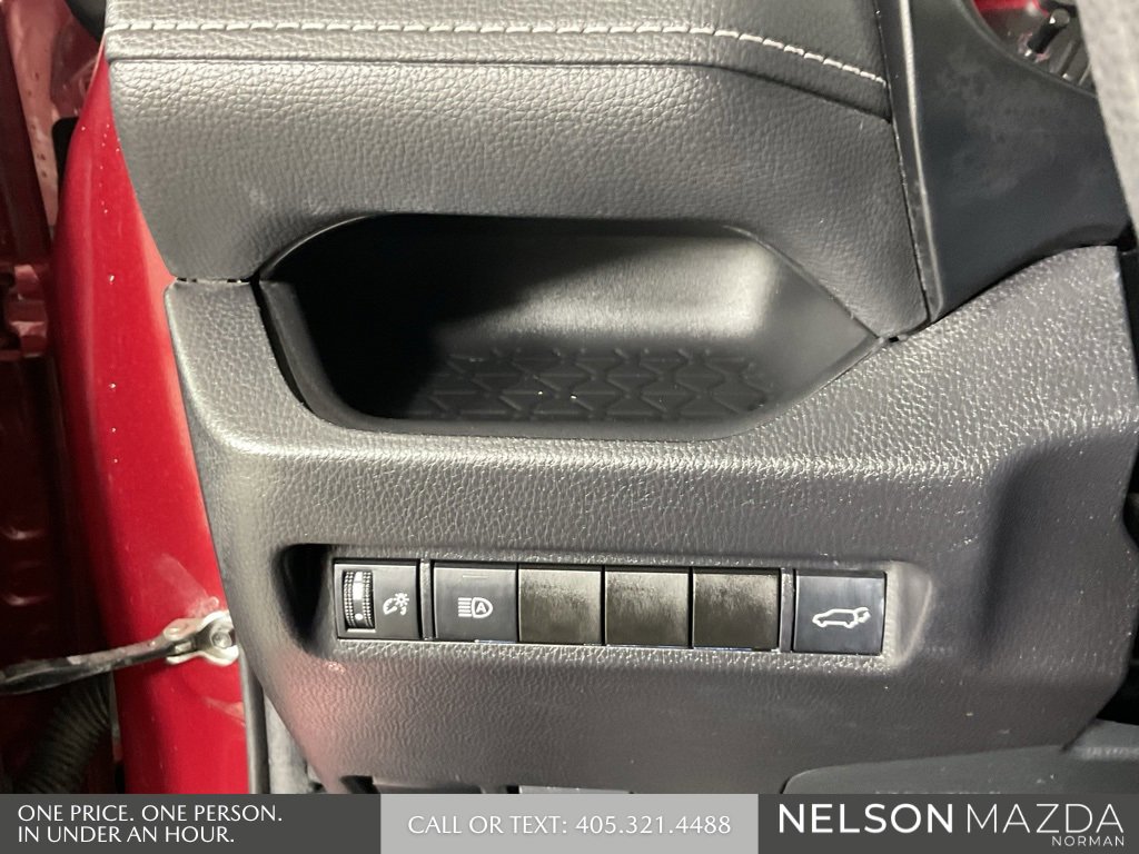 Used 2021 Toyota RAV4 XLE image 41