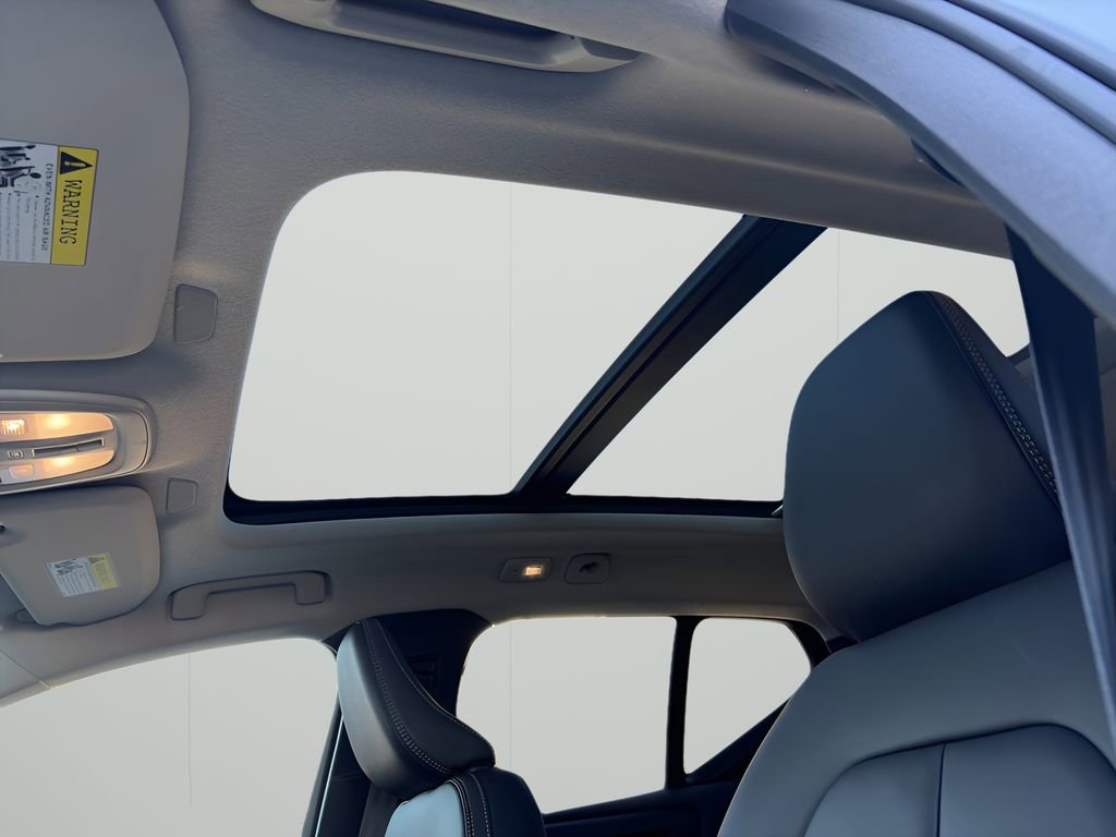 New 2026 Volvo XC40 B4 Core w/ Protection Package FWD image 19