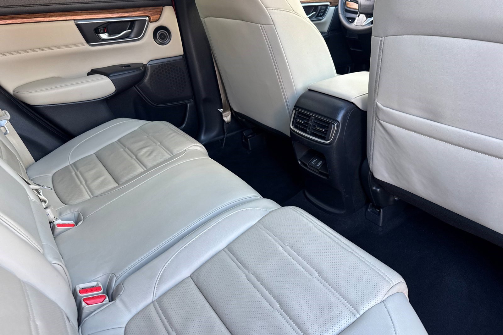 Used 2018 Honda CR-V Touring image 30