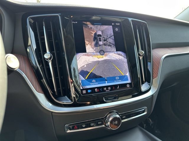 Certified 2025 Volvo V60 B5 Cross Country Plus image 24