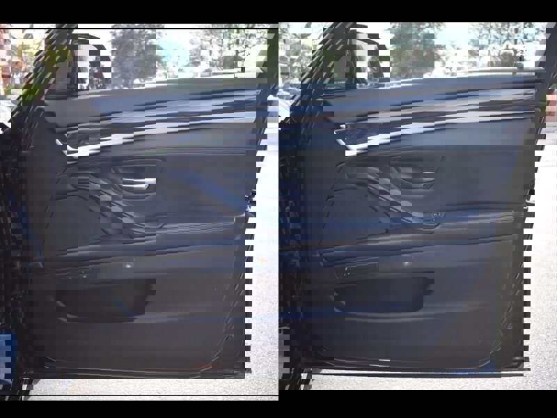 Used 2016 BMW 550i Sedan image 33