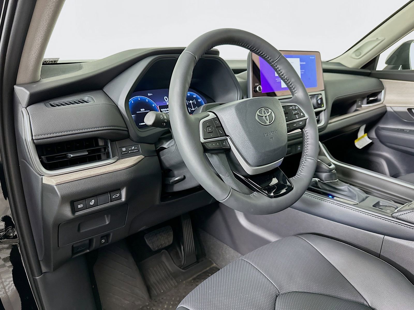 New 2026 Toyota Grand Highlander Platinum AWD/4WD image 9