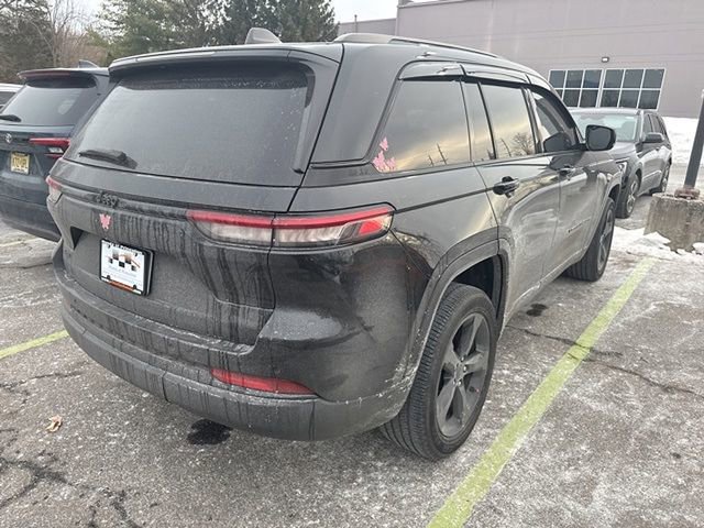 Used 2022 Jeep Grand Cherokee Altitude image 3