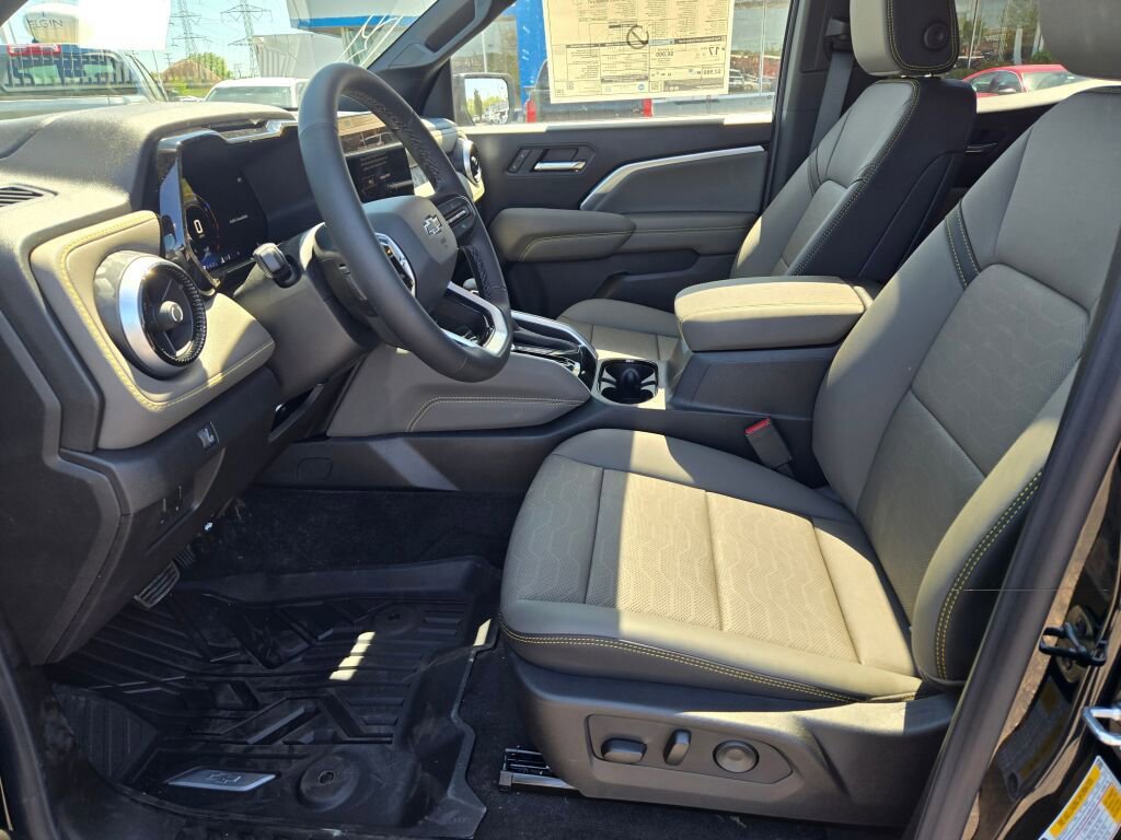 New 2026 Chevrolet Colorado ZR2 w/ Technology Package AWD/4WD image 18