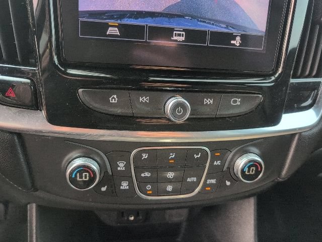 Used 2022 Chevrolet Traverse LT FWD image 32