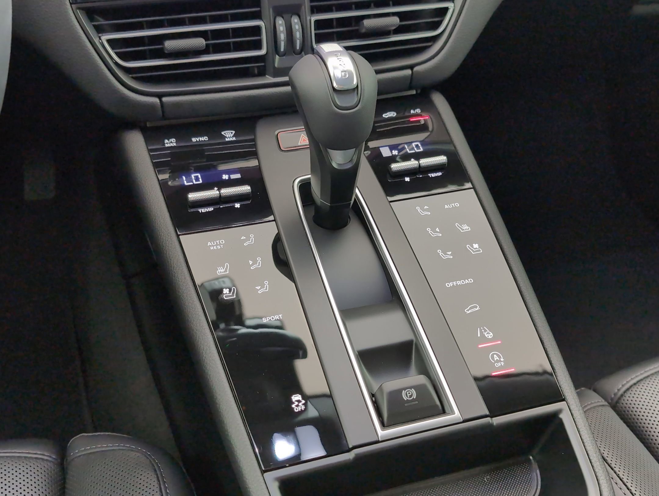 Used 2025 Porsche Macan image 22