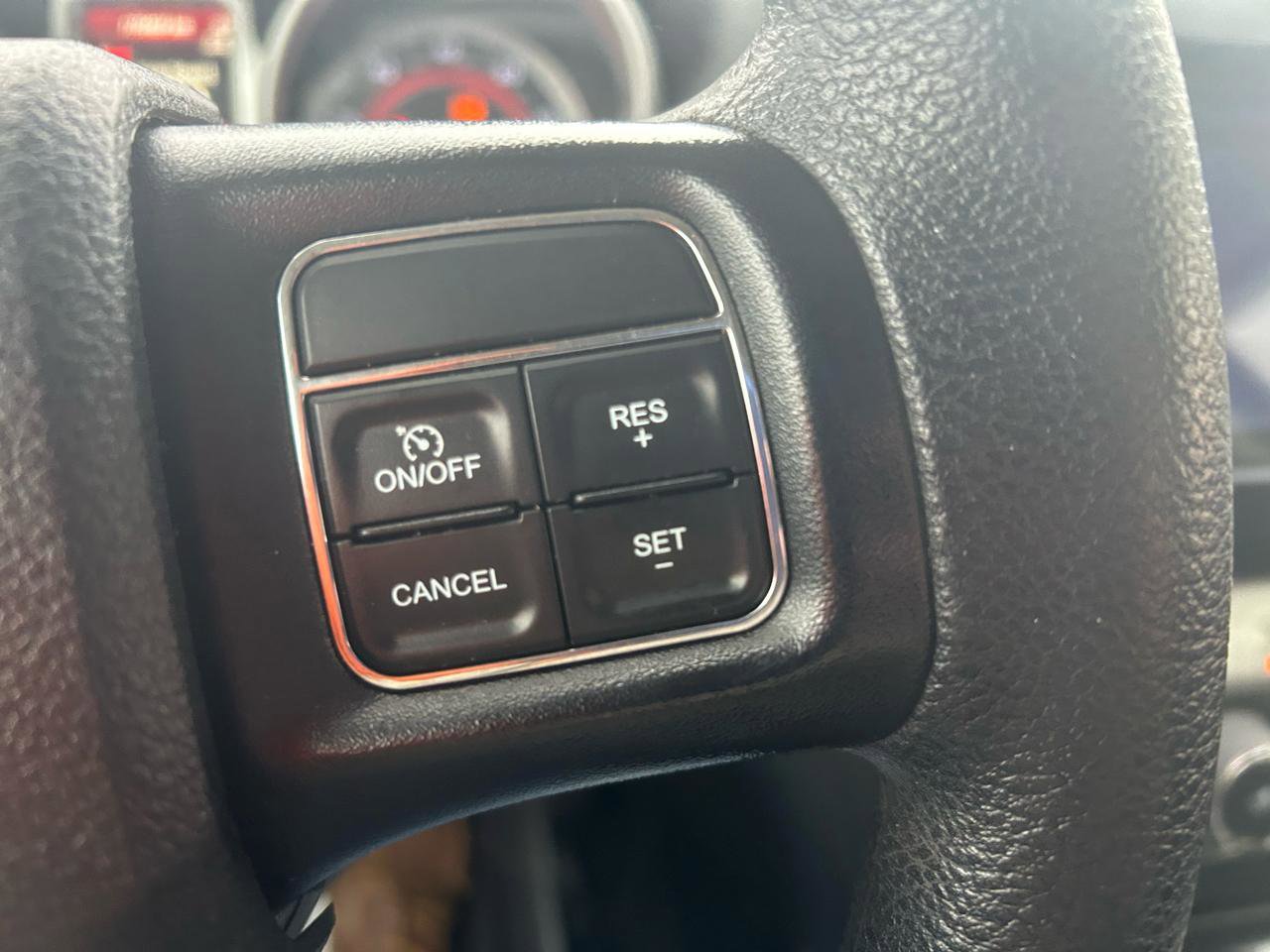 Used 2018 Dodge Journey SE image 19