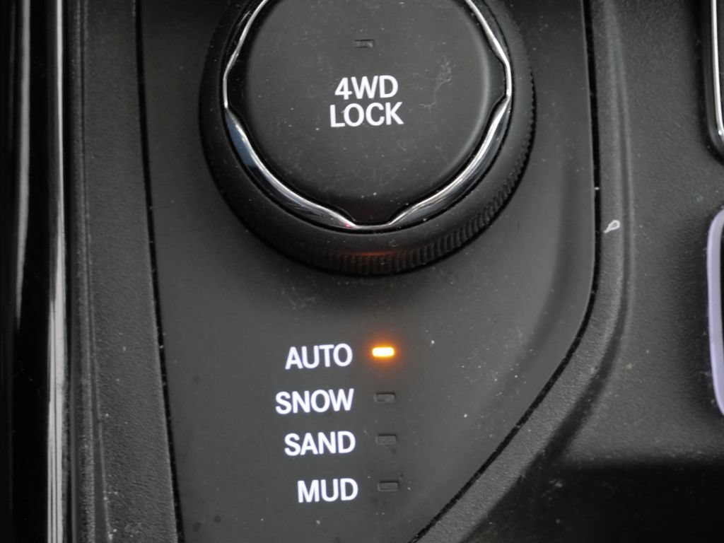 Used 2018 Jeep Compass Limited w/ Navigation Group AWD/4WD image 20