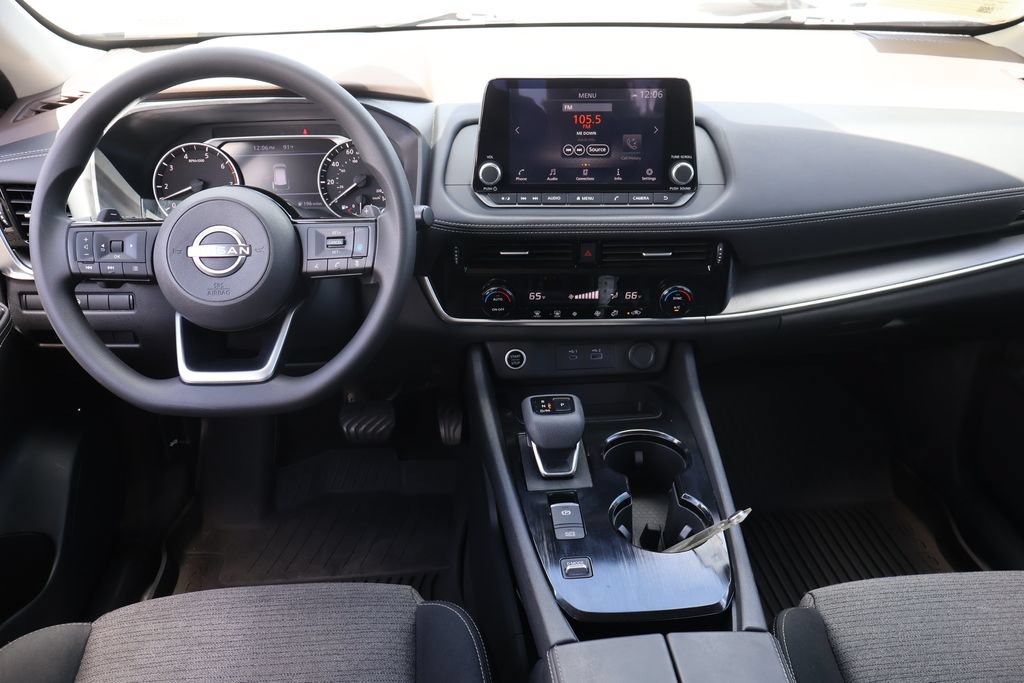 Used 2022 Nissan Rogue SV FWD image 16