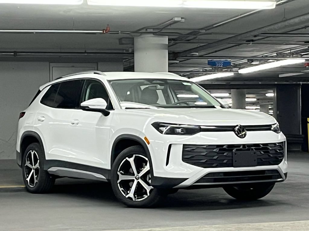 New 2026 Volkswagen Tiguan SE AWD/4WD image 2