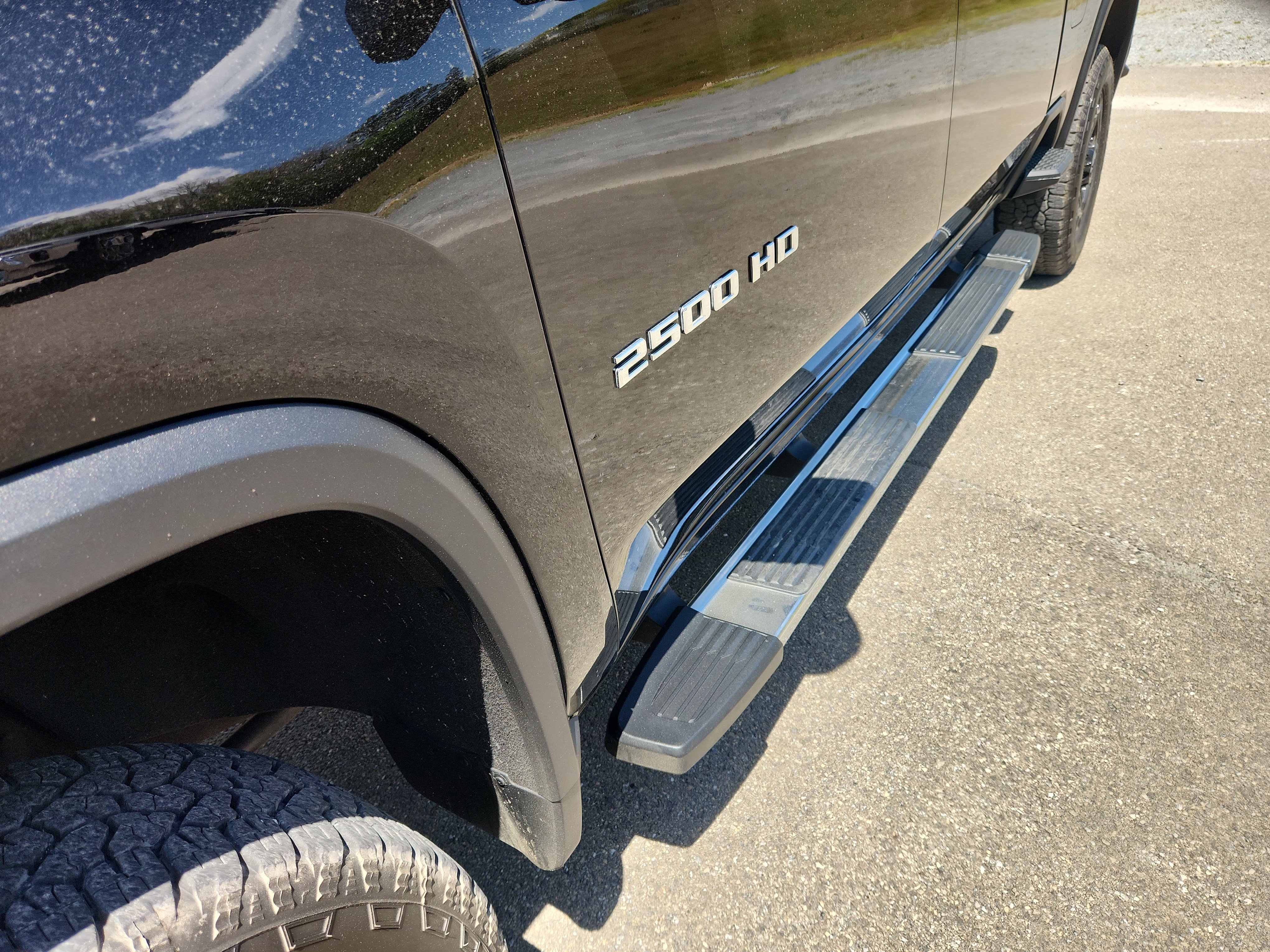 Used 2023 Chevrolet Silverado 2500 High Country w/ Safety Package II AWD/4WD image 11