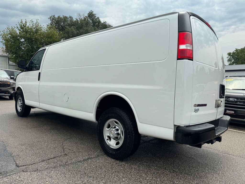 Used 2022 Chevrolet Express 3500 Extended RWD image 7