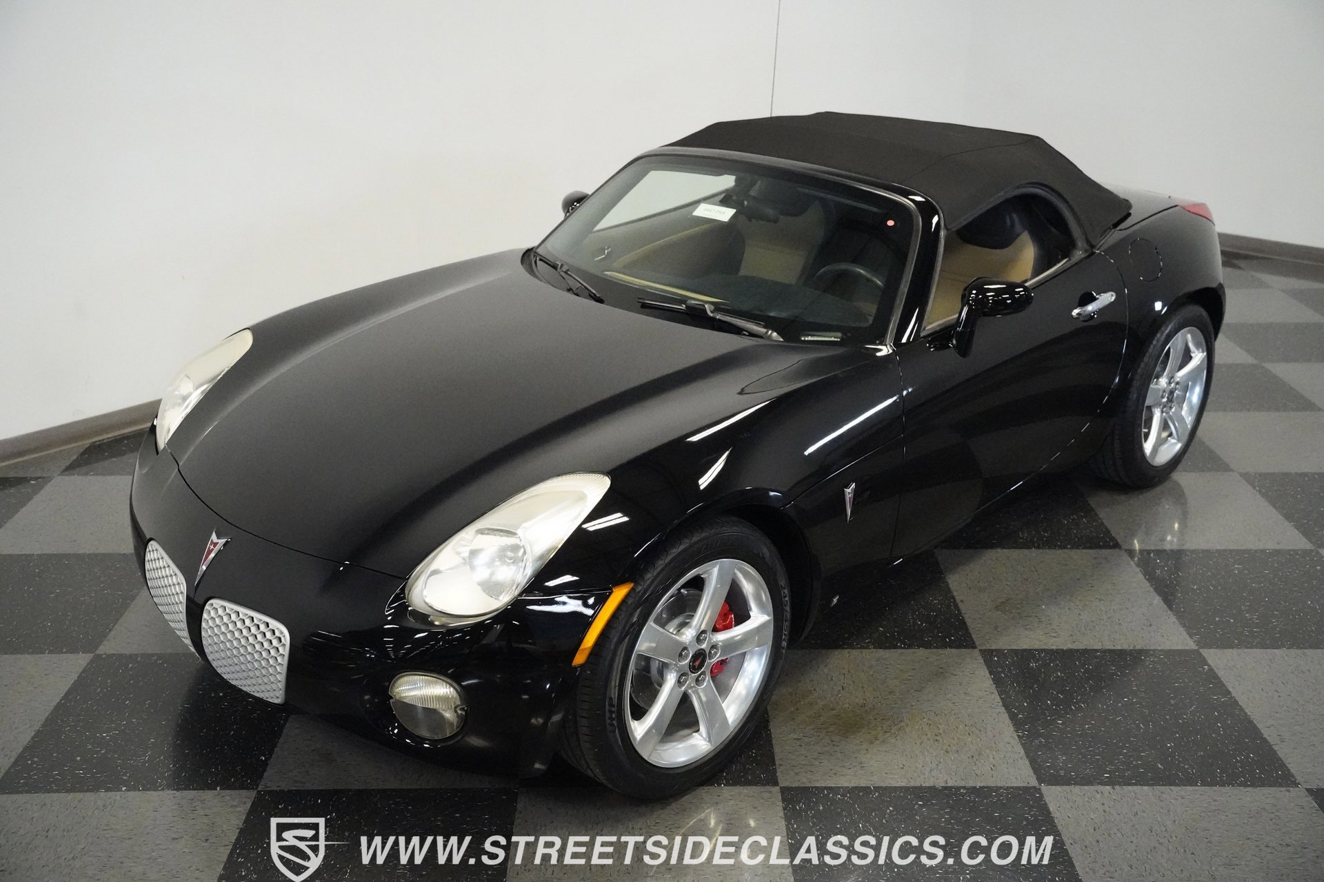 Used 2006 Pontiac Solstice Convertible w/ Premium Package image 8