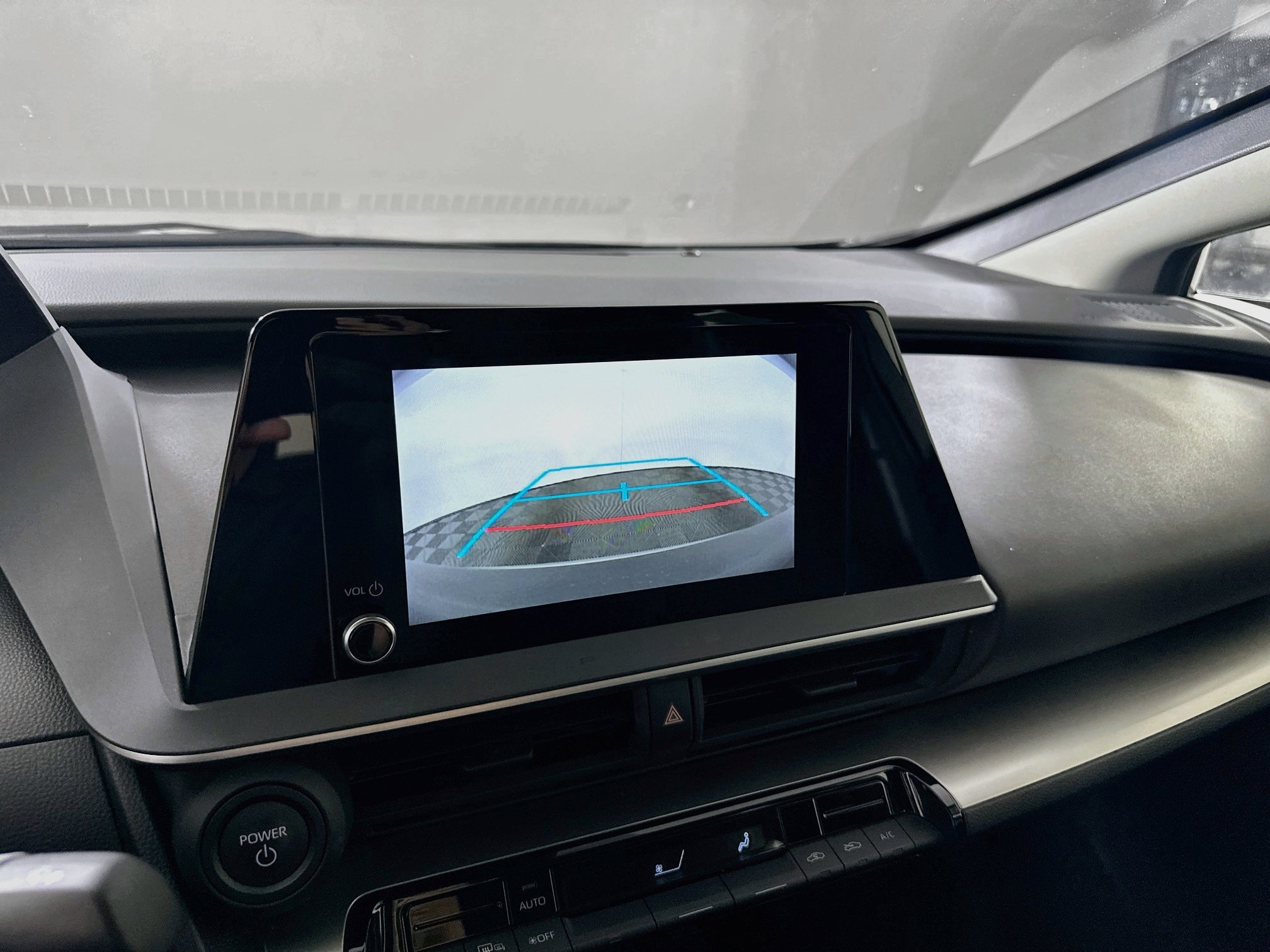 Used 2025 Toyota Prius LE FWD image 22