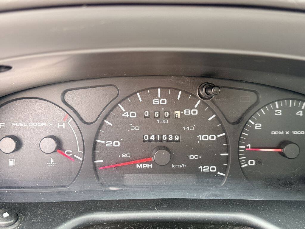 Used 2003 Ford Taurus SE FWD image 15