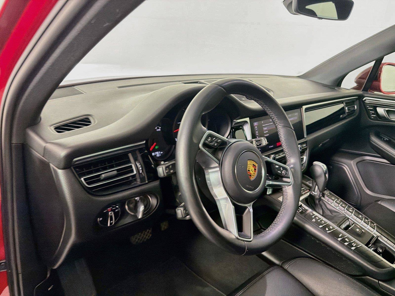 Certified 2021 Porsche Macan AWD/4WD image 4