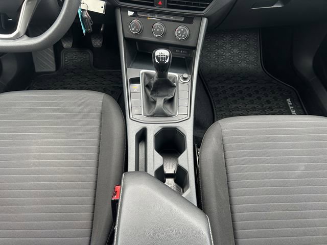 Used 2022 Volkswagen Jetta S image 17
