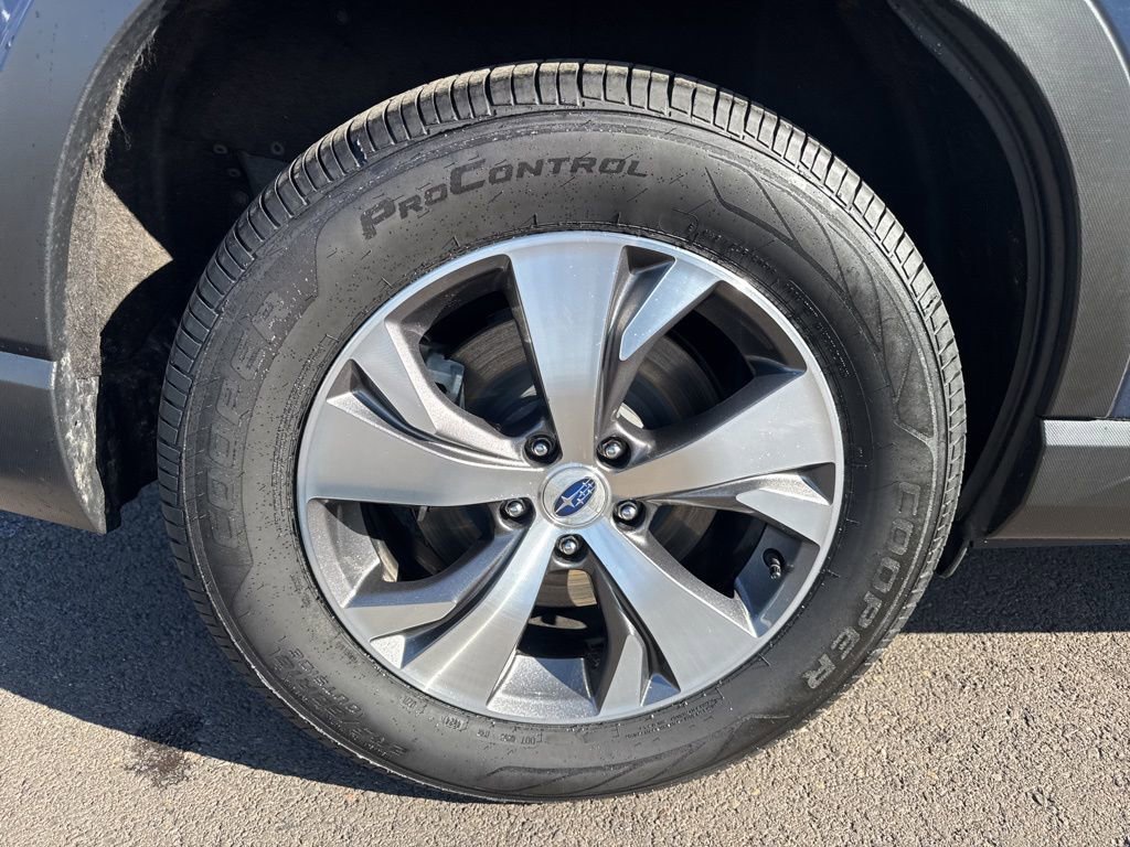 Used 2023 Subaru Ascent Premium w/ Convenience Package image 9