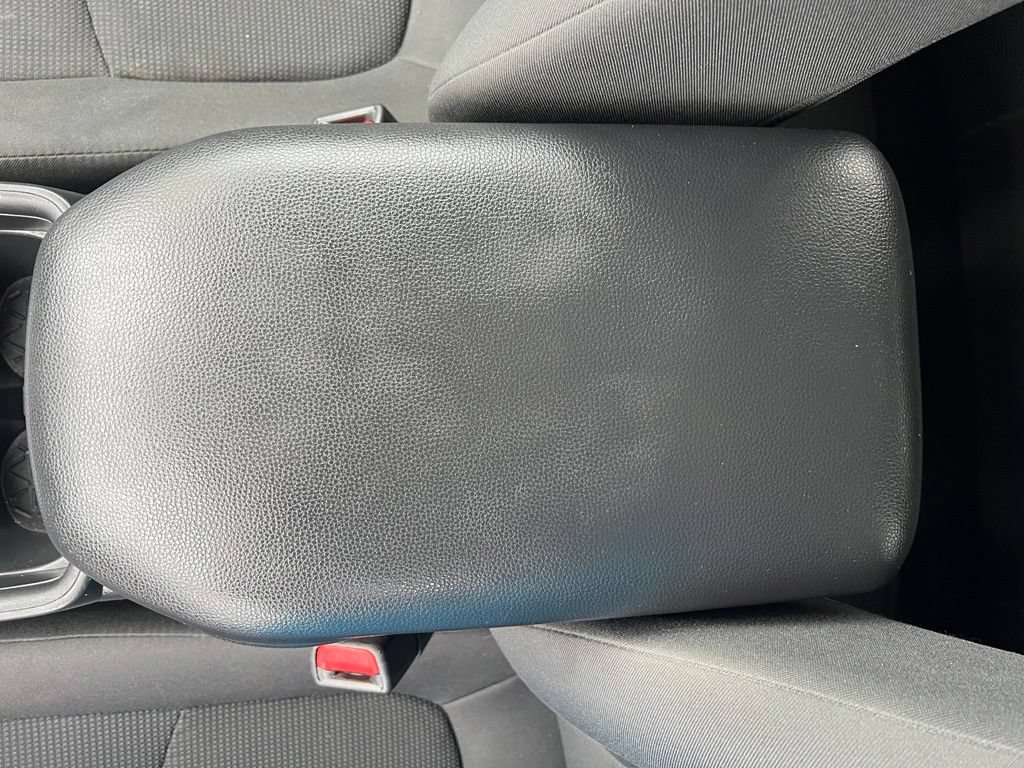 Used 2020 Toyota RAV4 LE FWD image 27
