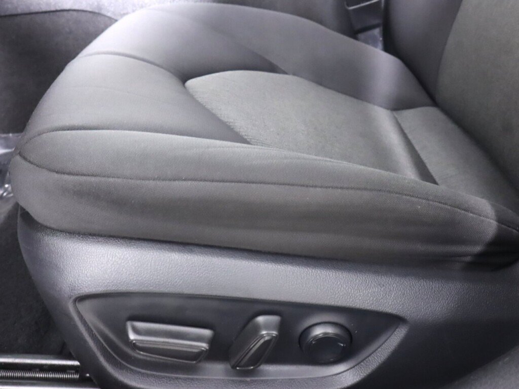 Used 2019 Toyota Camry LE FWD image 26