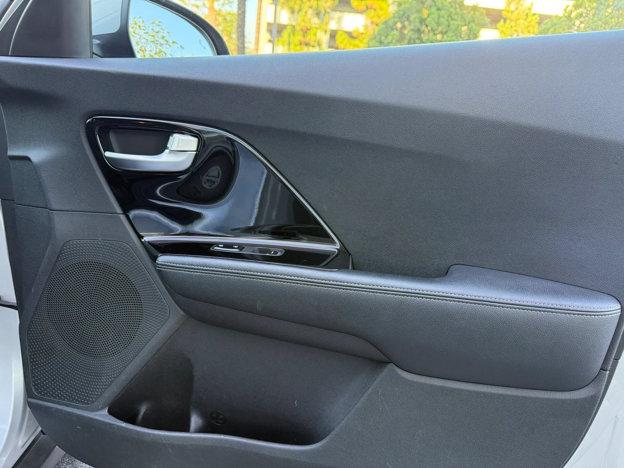 Used 2021 Kia Niro LXS FWD image 17