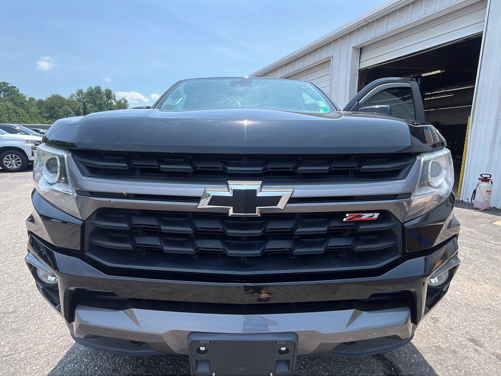 Used 2022 Chevrolet Colorado Z71 w/ Safety Package AWD/4WD image 11