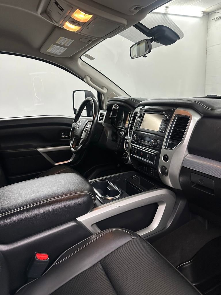 Used 2018 Nissan Titan S AWD/4WD image 41