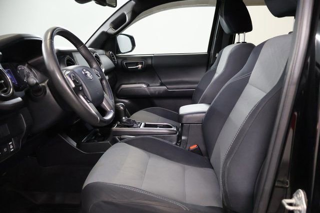 Used 2020 Toyota Tacoma TRD Off-Road AWD/4WD image 12