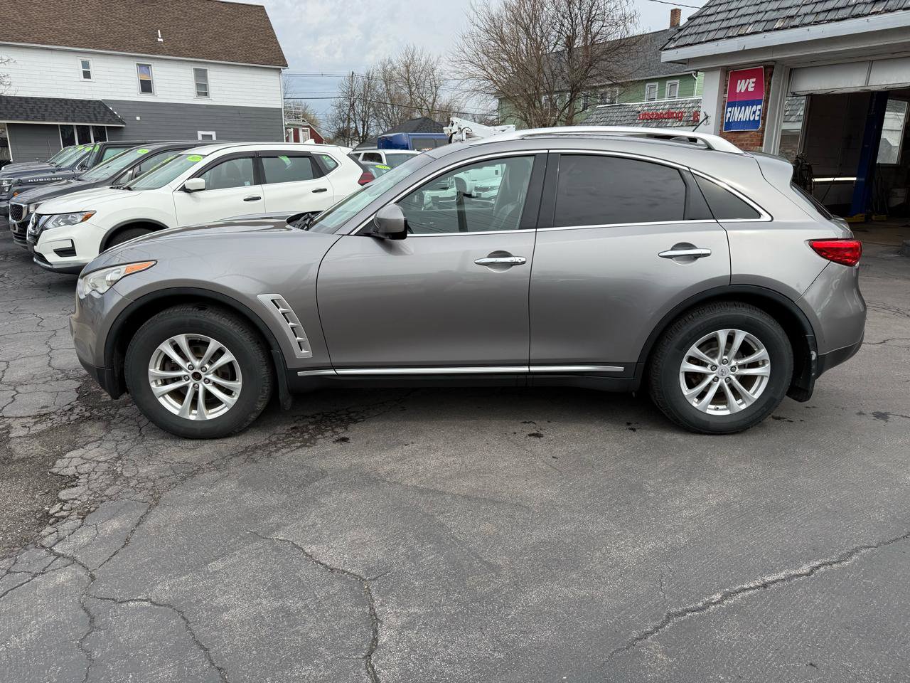 Used 2009 INFINITI FX35 AWD w/ Technology Pkg image 8
