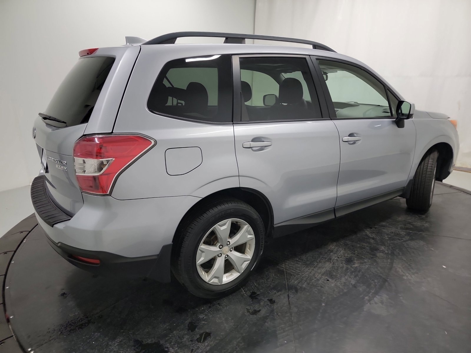 Used 2016 Subaru Forester 2.5i Premium w/ All-Weather Package image 9
