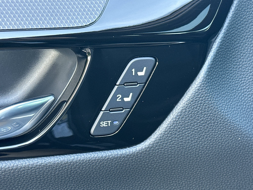 Used 2025 Honda CR-V Sport Touring image 11