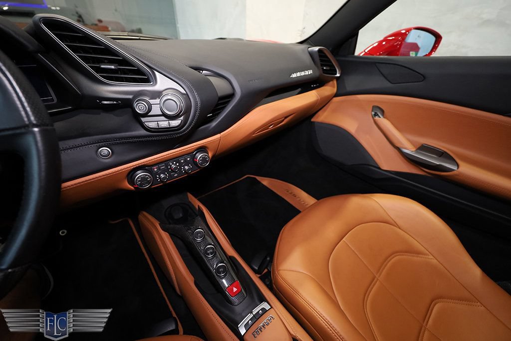 Used 2018 Ferrari 488 GTB RWD image 24