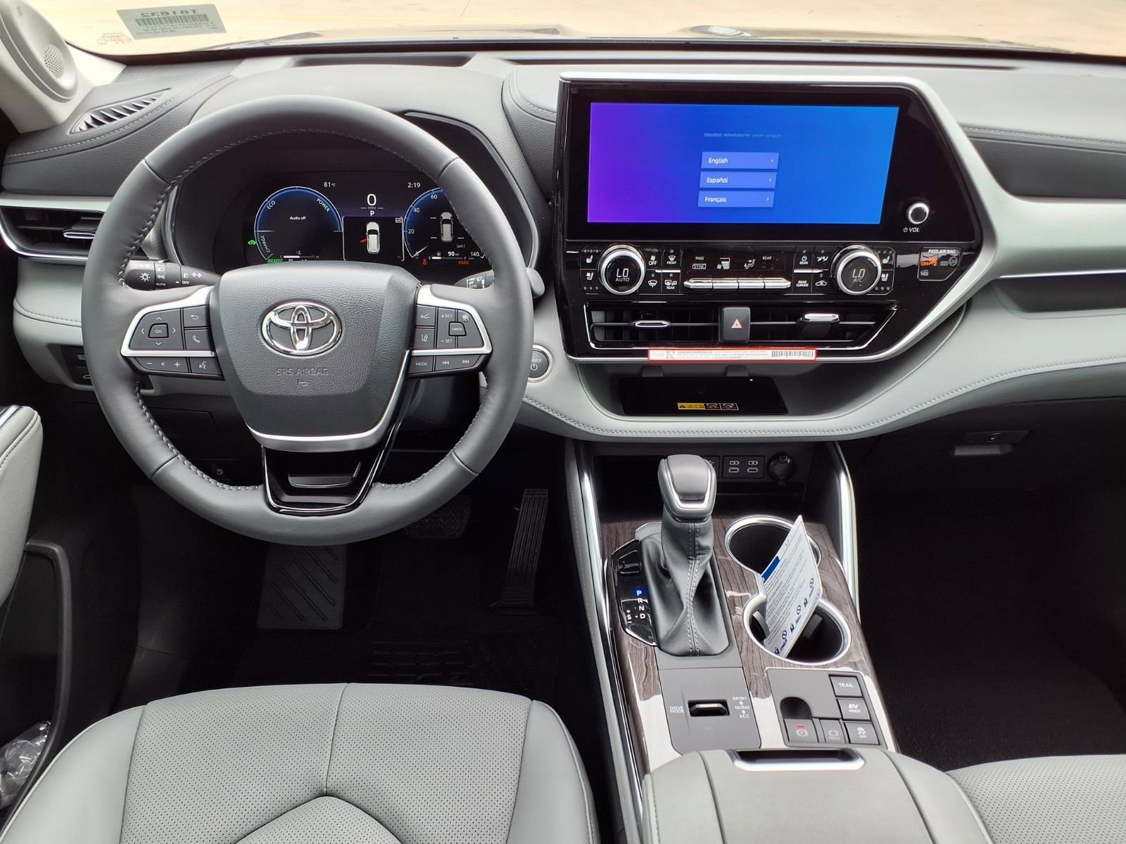 New 2026 Toyota Highlander Platinum AWD/4WD image 12