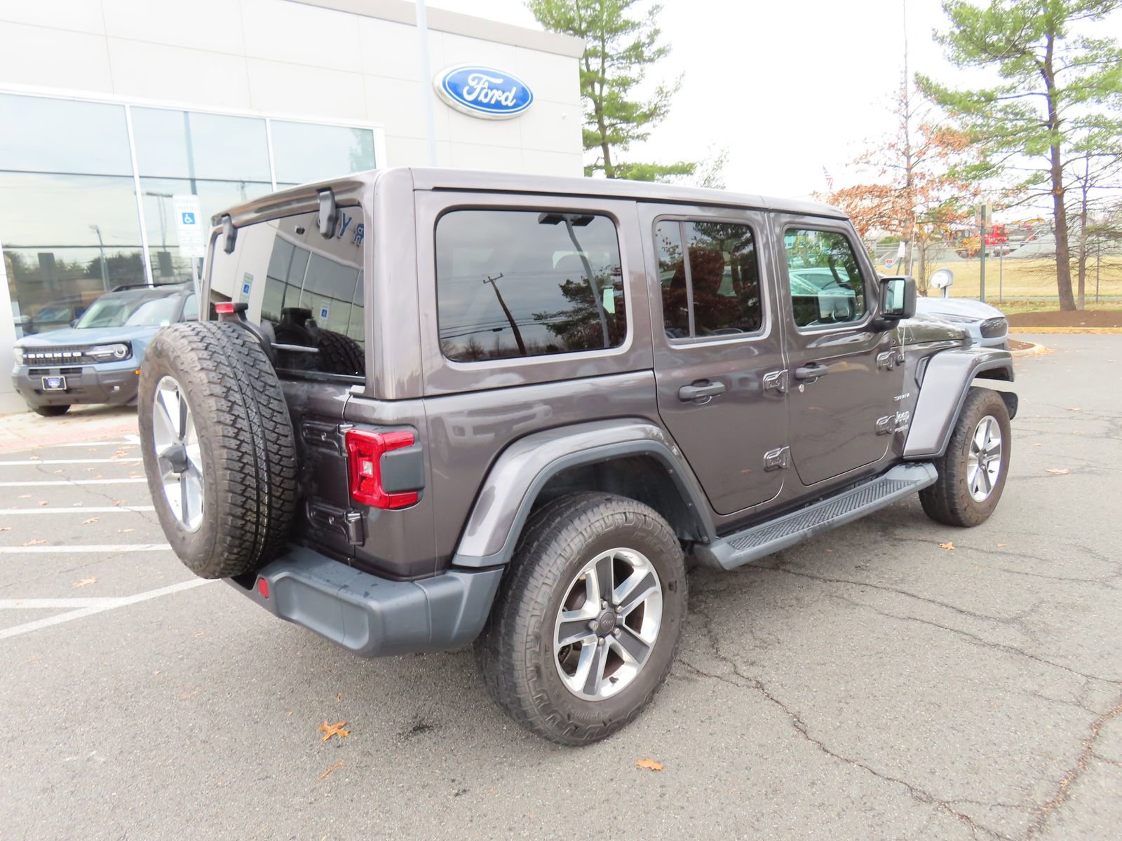 Used 2018 Jeep Wrangler Unlimited Sahara w/ LED Lighting Group image 5