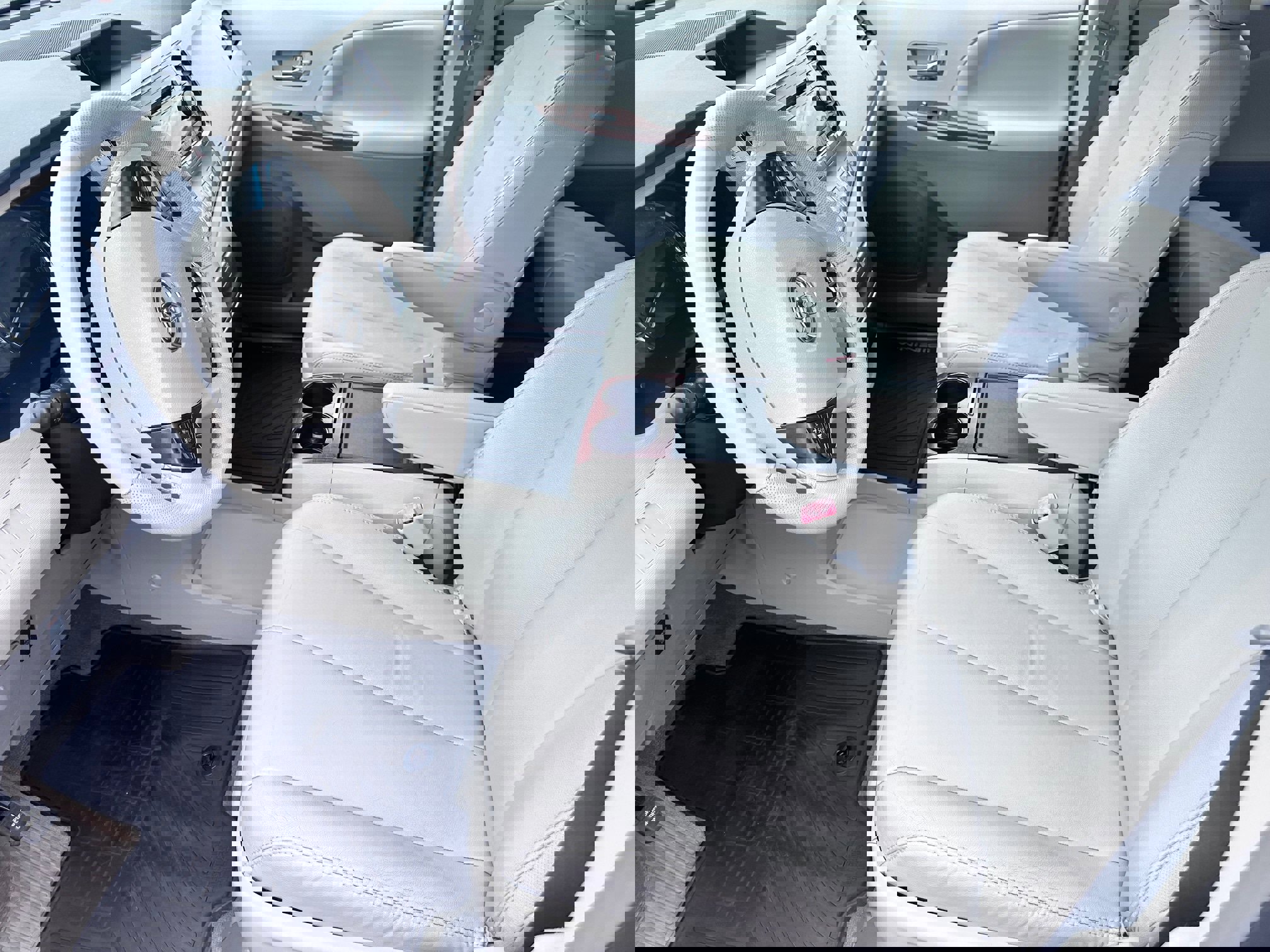 Used 2014 Toyota Sienna XLE image 5