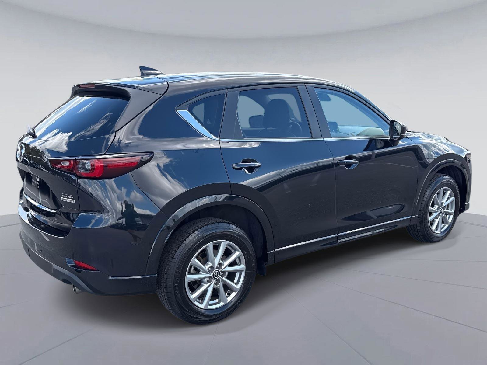 Used 2025 MAZDA CX-5 AWD 2.5 S w/ Preferred Package image 3