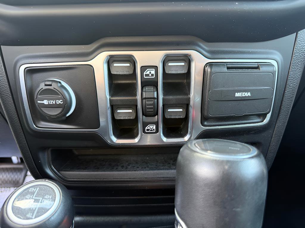 Used 2022 Jeep Wrangler Unlimited Sahara image 29