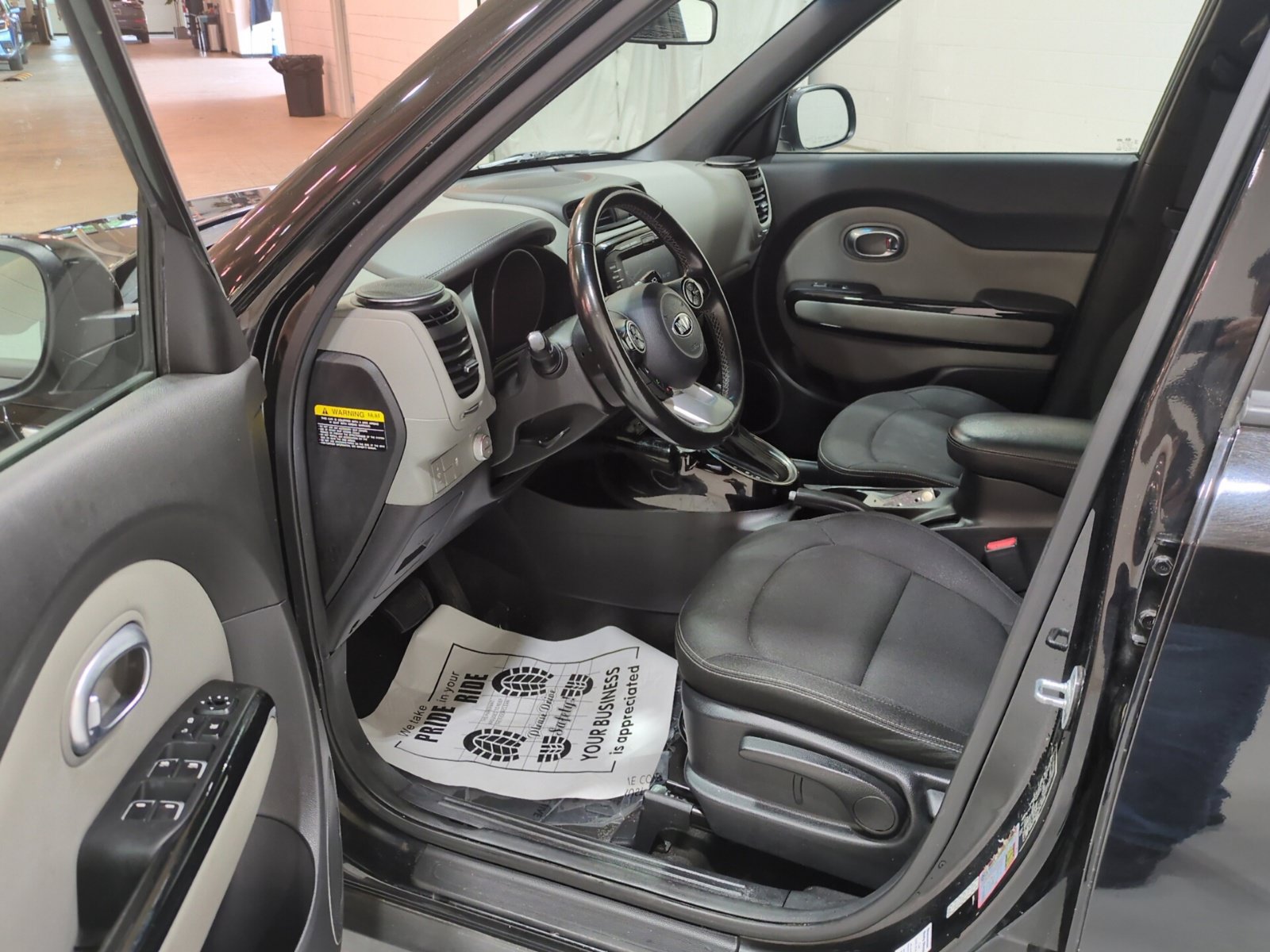 Used 2017 Kia Soul + w/ Audio Package FWD image 15