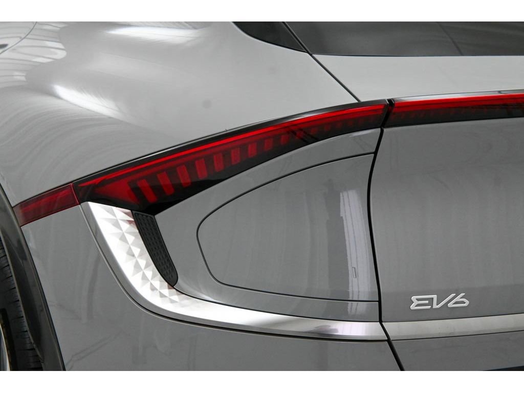New 2025 Kia EV6 Wind image 10