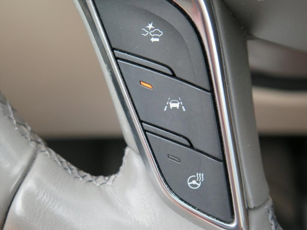 Used 2018 Cadillac XT5 Premium Luxury FWD image 19