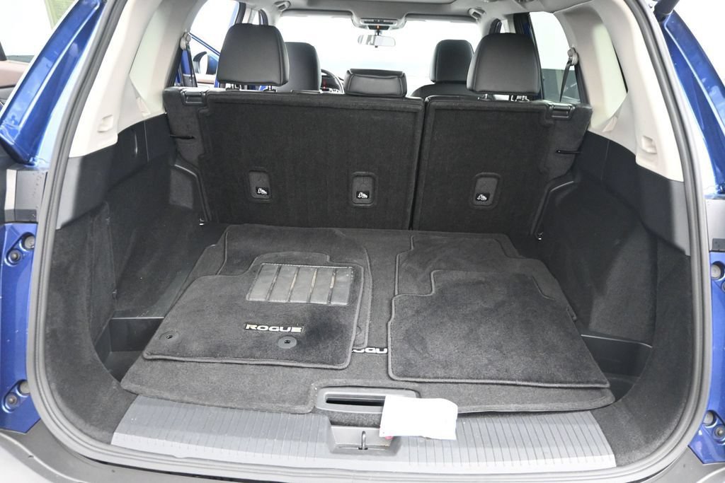 Used 2023 Nissan Rogue SV w/ SV Premium B Package FWD image 16