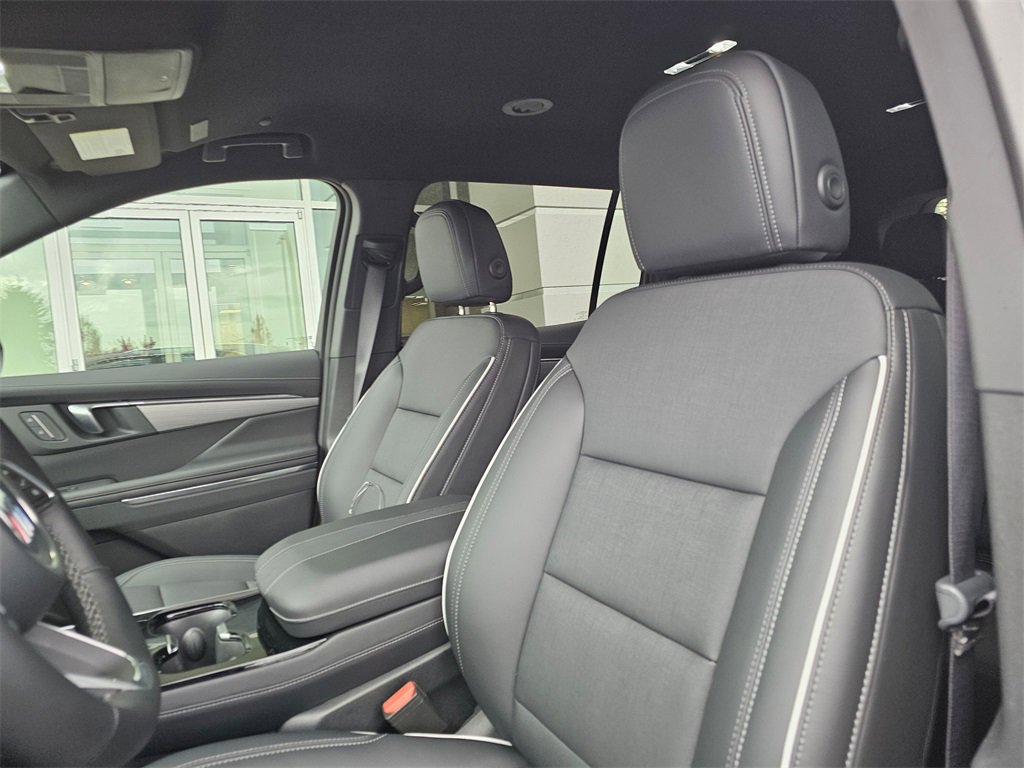 Used 2025 Buick Enclave Preferred w/ Power Package image 22