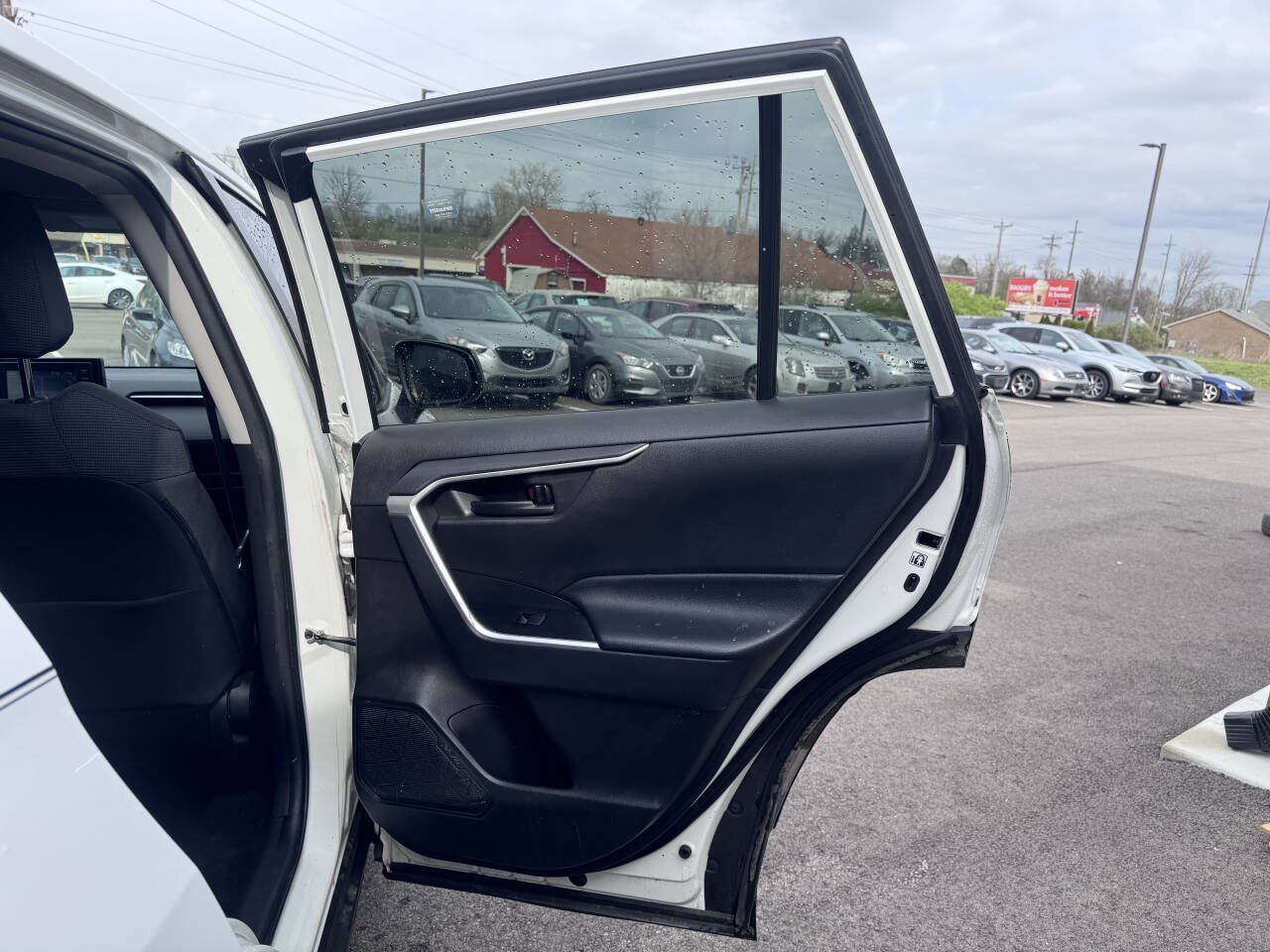 Used 2020 Toyota RAV4 LE FWD image 12