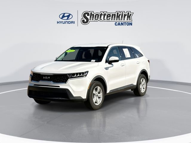 Used 2022 Kia Sorento LX image 4