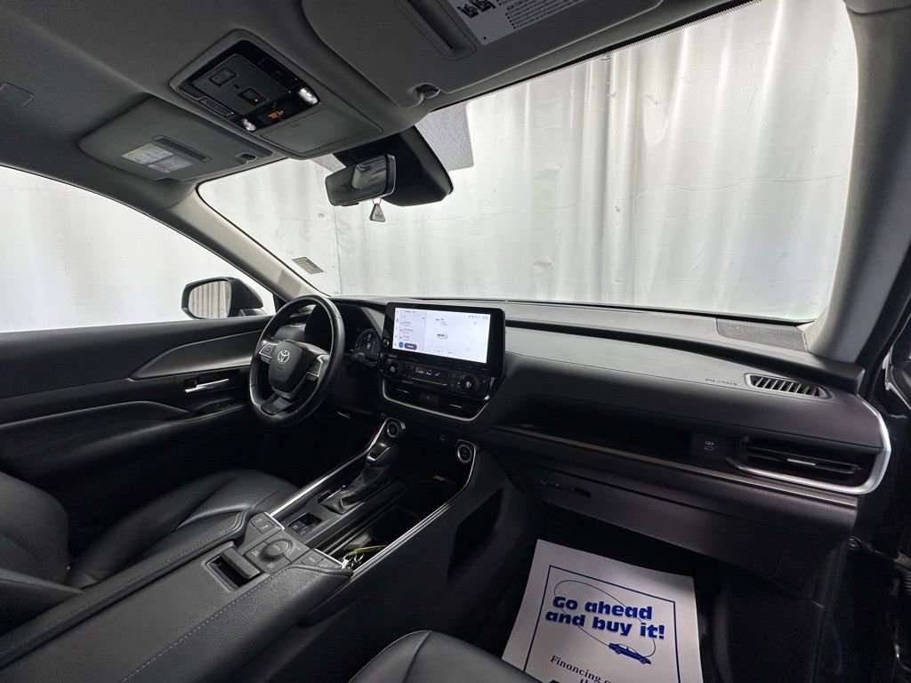 Used 2024 Toyota Grand Highlander XLE image 24