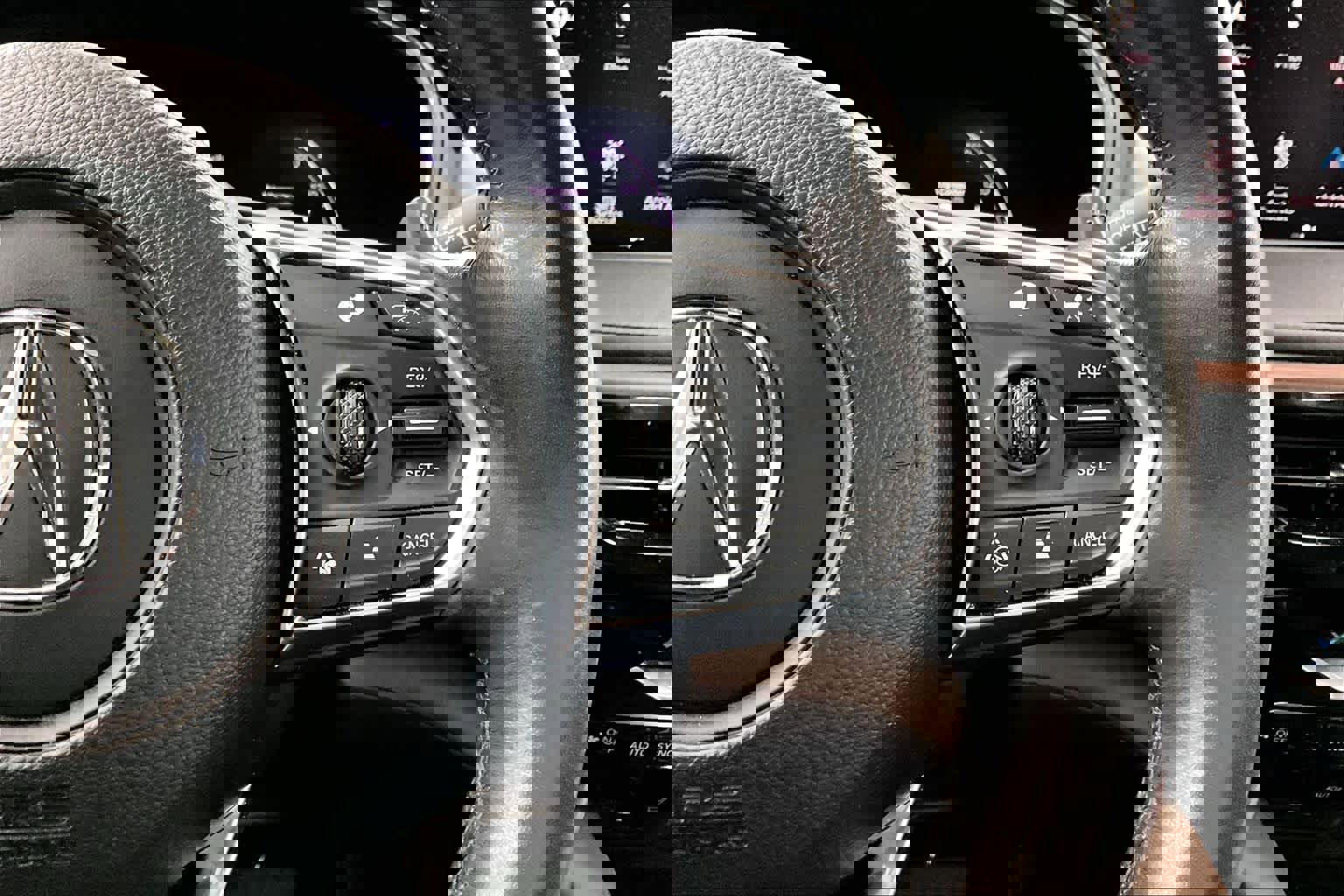 Used 2024 Acura MDX SH-AWD w/ Technology Package image 20