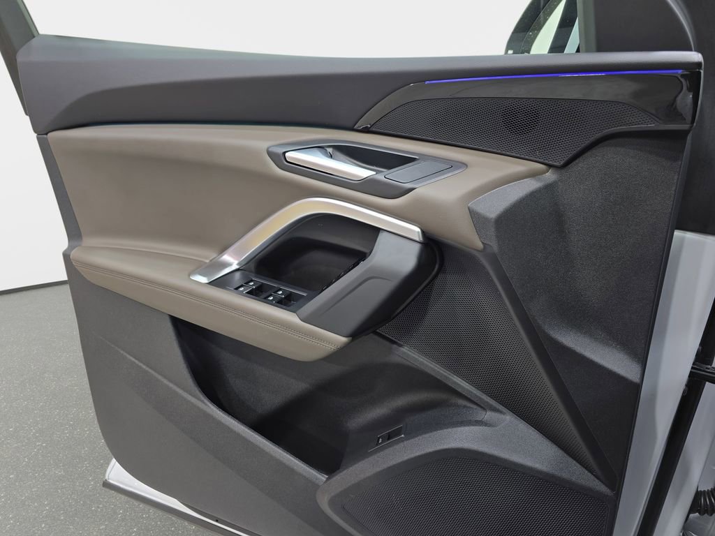 Certified 2025 Audi Q5 Premium w/ Convenience Package image 27