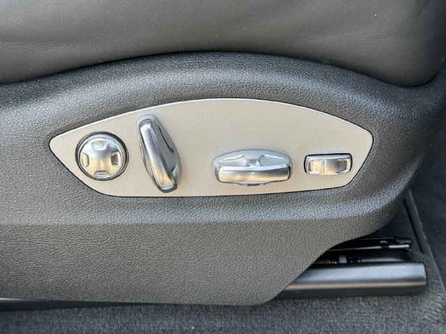 Used 2023 Porsche Macan S w/ Premium Package Plus AWD/4WD image 25