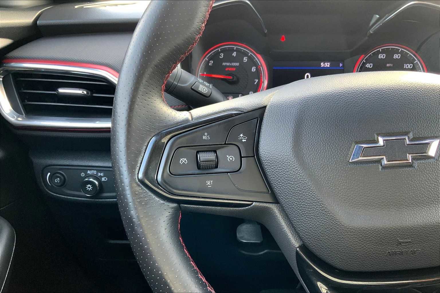 Used 2021 Chevrolet TrailBlazer RS w/ Technology Package image 21