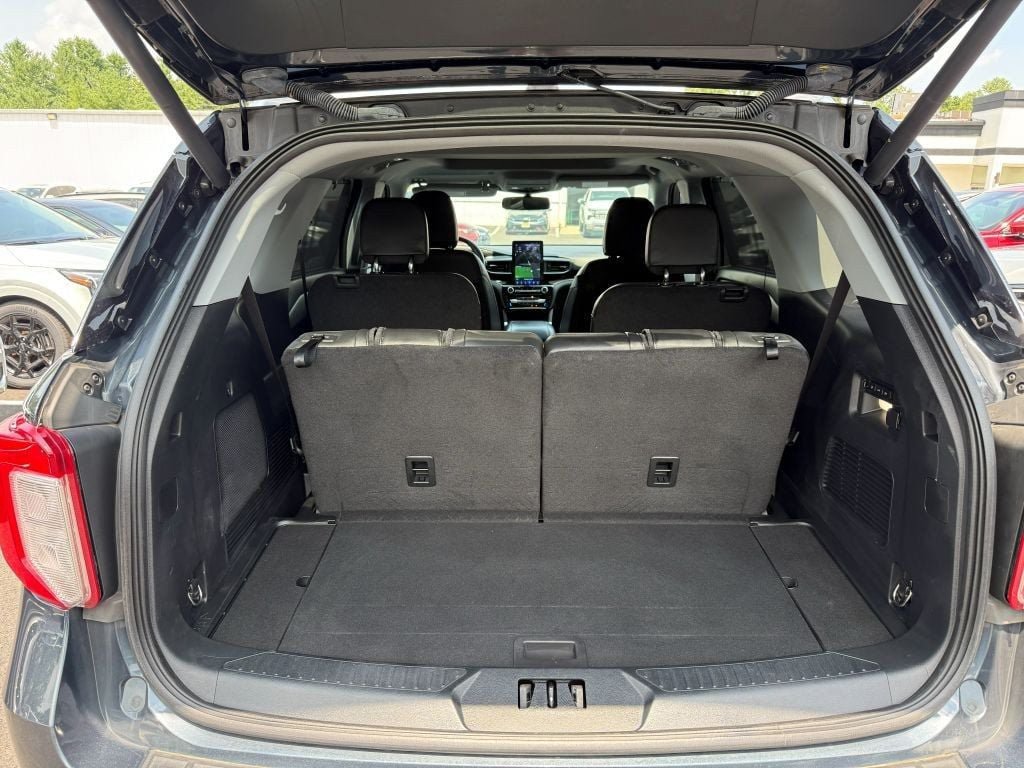 Used 2023 Ford Explorer Limited w/ Limited Technology Package AWD/4WD image 6